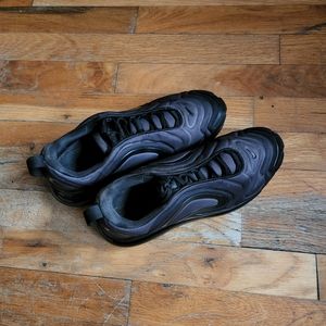 Black Nike Air Max 720 bubble sneakers, size 6